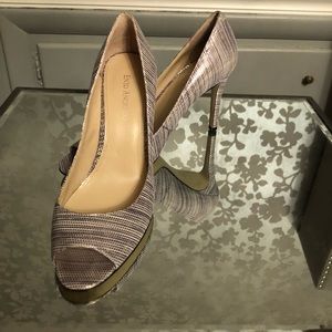Enzo Angiolini silver open toe pumps